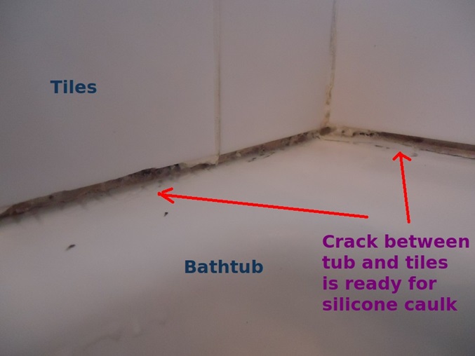 a bathtub with cracks which needs caulking